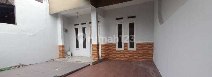 Disewakan Rumah di Duta Harapan Kondisi Rapih 3 Kamar Tidur 1