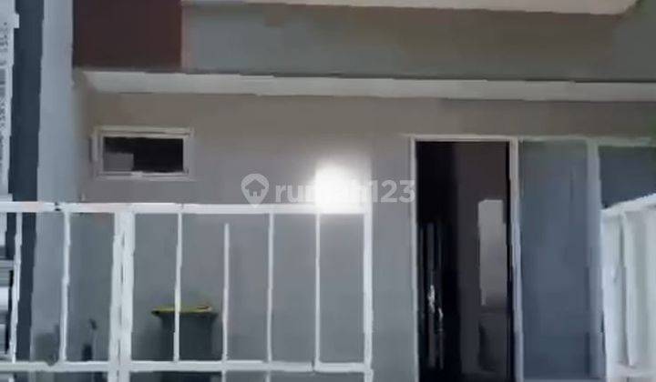 Rumah Modern Minimalis 2 Lantai Siap Huni Free Kitchen Set di Villa Meutia Kirana 1