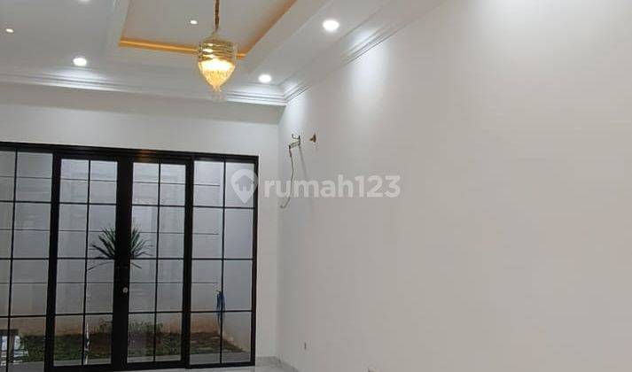 Rumah Mewah 2 Lantai Kawasan Komplek Billymoon Jakarta Timur 2