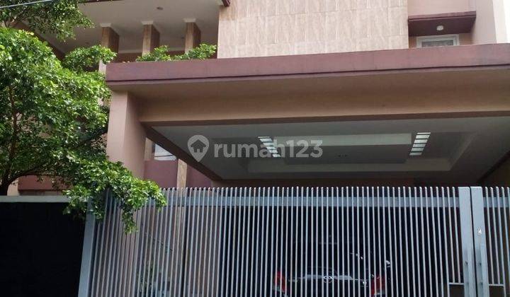 Rumah 3 Lantai Rapih Dan Minimalis Lokasi Taman Aries Jakarta Barat 1