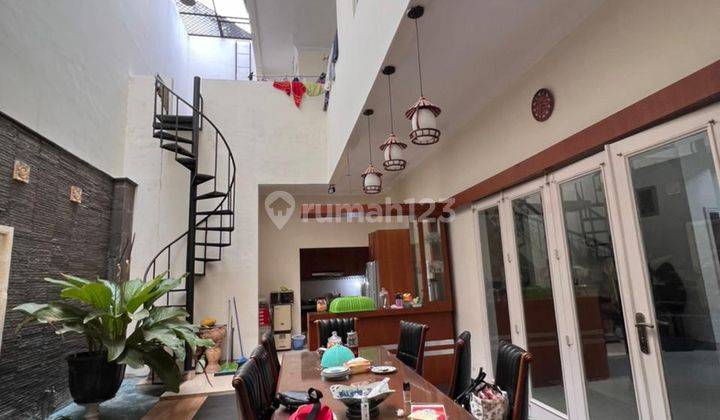 Rumah Mewah  jl jamin ginting SHM Bagus Timur 8