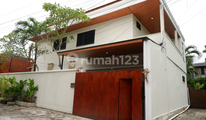 Villa 3 Bedrooms Fully Furnished Large Pool Near Sanur Beach Bali