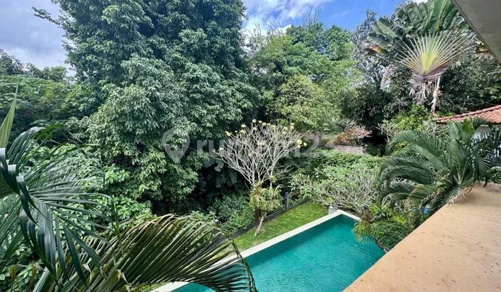 Villa Colosal 2 Floor With River and Jungle View at Kuta Utara 2