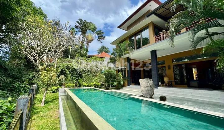 Villa Colosal 2 Floor With River and Jungle View at Kuta Utara