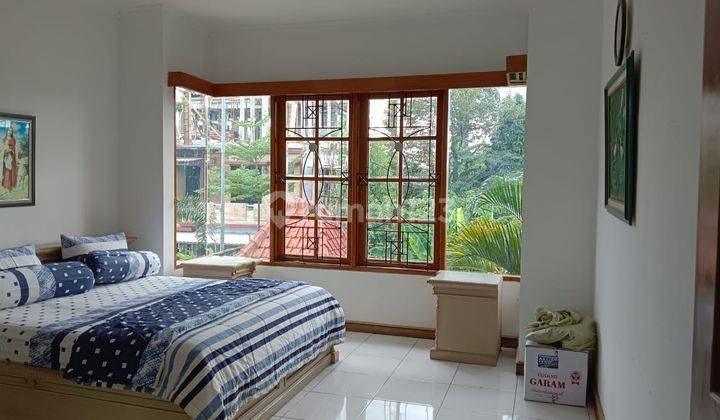 Rumah Besar Desain Mewah Disewakan Di Ciracas Jakarta Timur 4