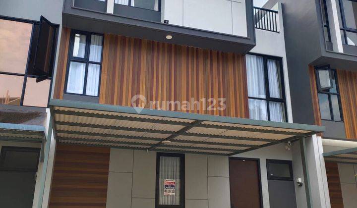 Dijual Rumah Bagus 3 Lantai Di Kota Wisata Cibubur Harga Nego 1