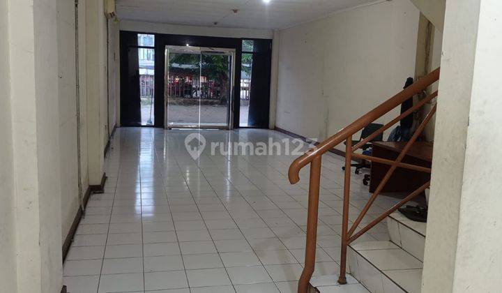 Disewakan Ruko 3 Lantai di Jalan jatiwaringin Pondok Gede Bekasi 2