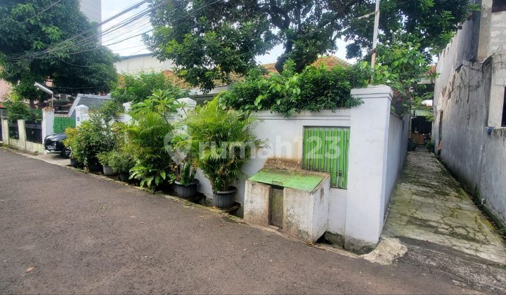 For Sale: 14-Room Boarding House in Matraman, East Jakarta 2