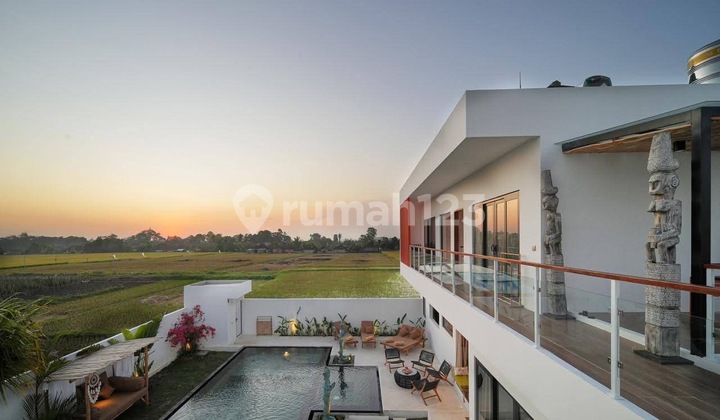 Villa Modern di Kelating Tabanan dengan Pemandangan Sawah dan Laut