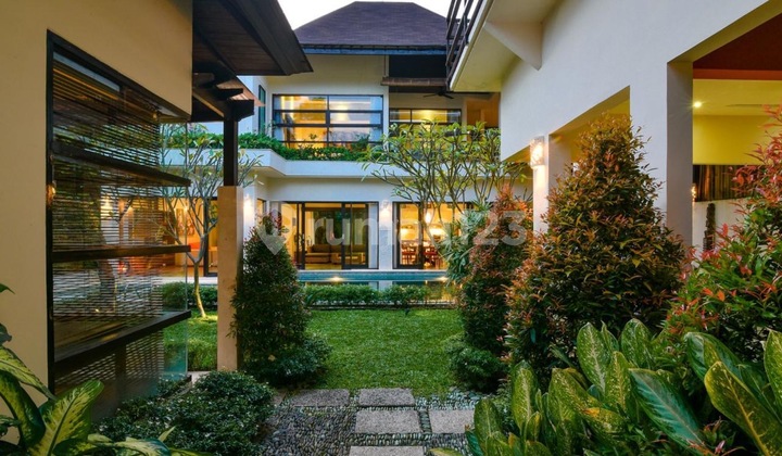 Villa Mewah Modern Tropis Dekat Pantai Mertasari Sanur 2
