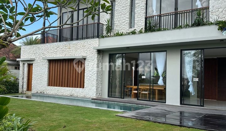 Villa Mewah Pusat Canggu Dekat Pantai Batu Bolong 2