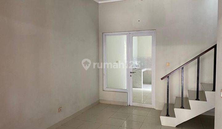 Rumah 2 Lantai Bagus SHM di Premier Village , Tangerang 1