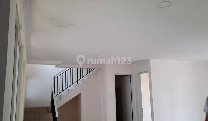 Rumah Kontrakan 2 Lantai Bagus Unfurnished di Modernland  2