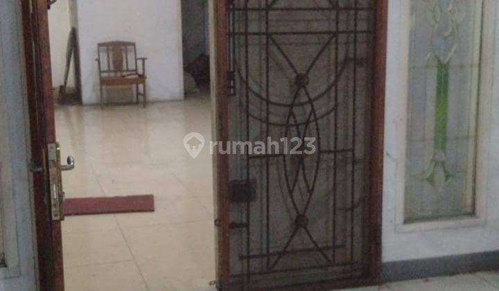 Rumah 3 Lantai Bagus di Jl. Jendral Sudirman, Tangerang 2