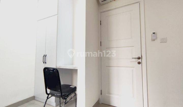 Rumah Kontrakan 3 Lantai Bagus Furnished di Cluster Omaha , Tangerang 2