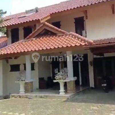 Rumah Classic Bagus Furnished SHM Cibubur, Jakarta Timur 1