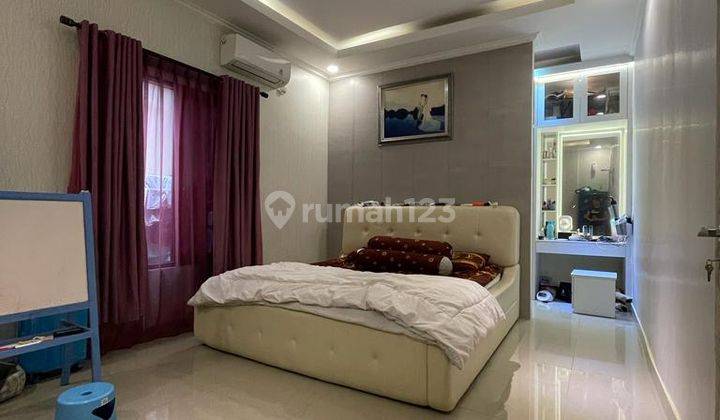 Rumah 2 Lantai Sudah Renovasi Furnished SHM di Grand Duta , Tangerang 2