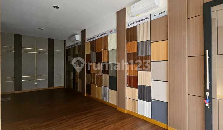 Ready-to-Occupy Shop House Fully Furnished 2 Floors in Modernland 2