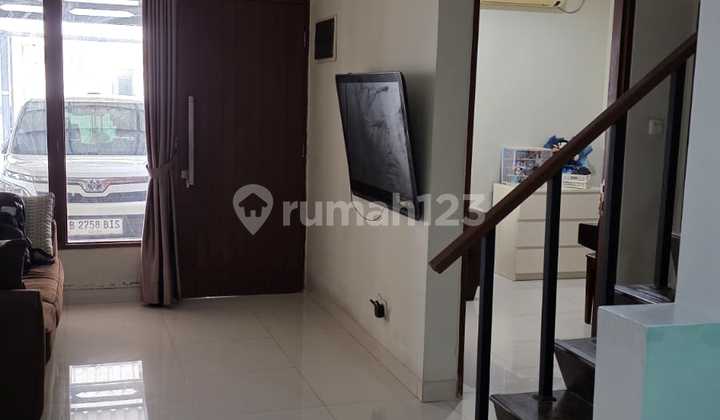 Nice 2-Storey Ready-to-Occupy House in Premier Park 2 Modernland Tangerang 2