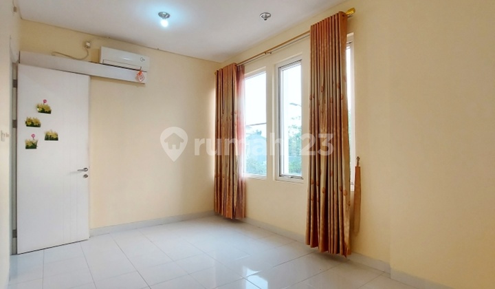 Two-Story House in Vienna Modernland Cluster, Tangerang Two-Story House in Vienna Modernland Cluster, Tangerang