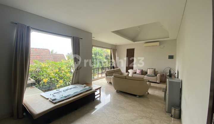 Rumah Mewah Gading Serpong 3 Lantai LT 624, Kolam Renang Indoor, Lokasi Strategis