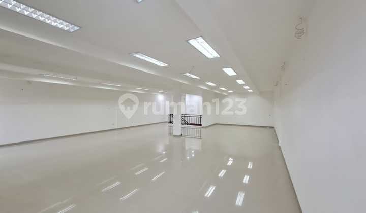 3-Storey Row House Fully Renovated Facing South 3-Storey Row House Fully Renovated Facing South