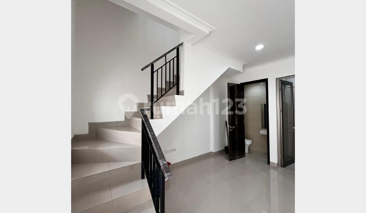 For Rent Arcadia Cluster, 4.5X10 Land Size, 3 Floors, Unfurnished, 3 Bedrooms, Ready to Occupy.