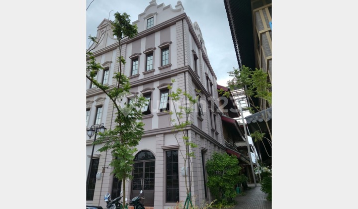 For Rent Euro Asia Shop House Size 6x10 Corner Position Facing Street Brand New