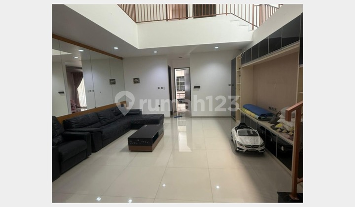 For Rent: Manyar PIK House, Fully Furnished, Size 8x27, 3 Floors.