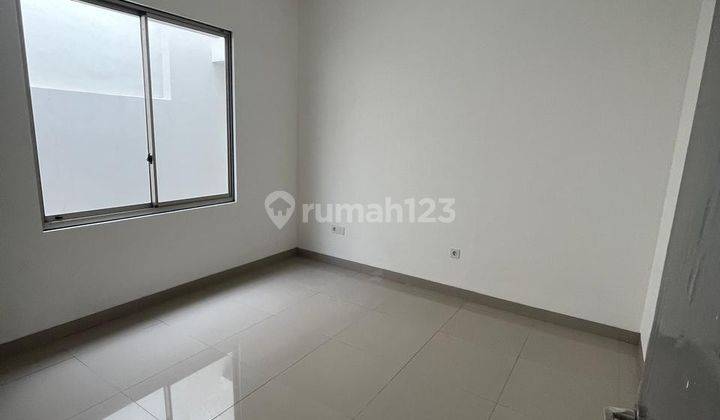 Disewa Murah Rumah Pik 2 Uk 8x15 2 Lantai Hadap Selatan  2