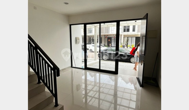 For Rent: PIK 2 House, Size 4.5x12.5, Empty 2 Floors, Ready to Occupy. For Rent: PIK 2 House, Size 4.5x12.5, Empty 2 Floors, Ready to Occupy.