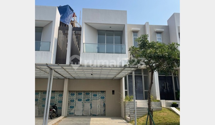 Sewa Rumah Langka Cluster Manhattan Eksklusif Uk 8x25 Brand New