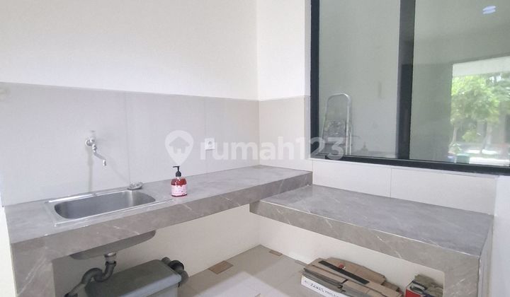 For Rent Millennial House PIK 2 Size 4.5x10 Vinyl Ready to Occupy