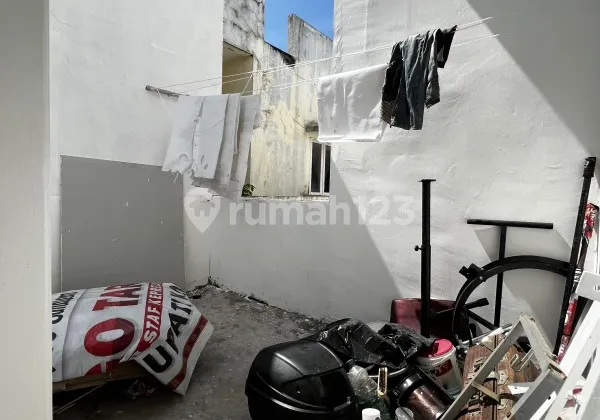 For Sale, Ready-to-Occupy De Villa Complex House in Medan Baru 2