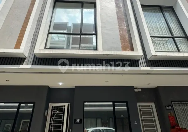 Dijual Rumah dalam komplek The Penthouse daerah Ayahanda