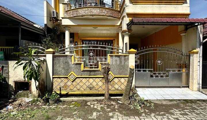 Large House in the Deli Graha Medan Johor Complex Large House in the Deli Graha Medan Johor Complex