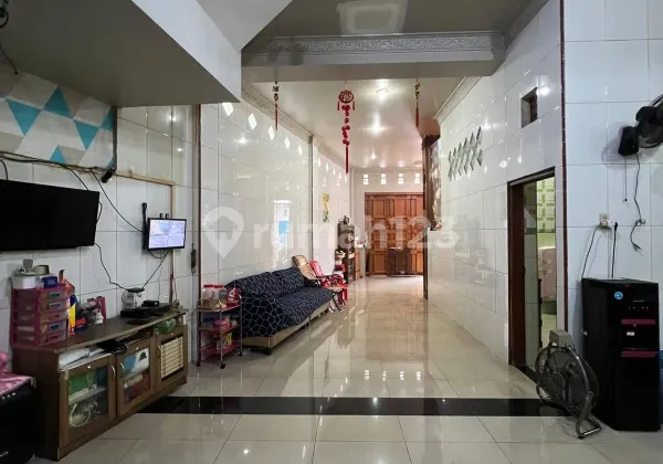 For sale Fully Furnished 5-bedroom House on Jl Sumatera-Asia 2