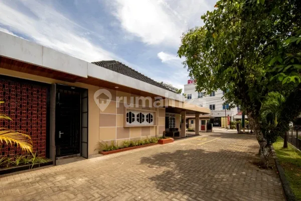 Dijual Rumah Klasik Modern Full Furnish Siaphuni di Medan Baru  2