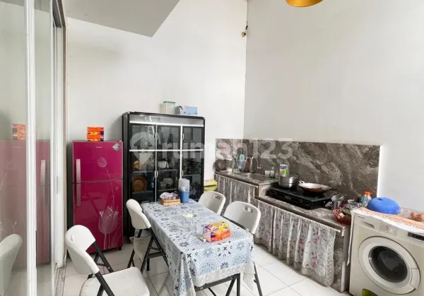 For Sale Luxury and Large House in Halton Place Complex For Sale Luxury and Large House in Halton Place Complex