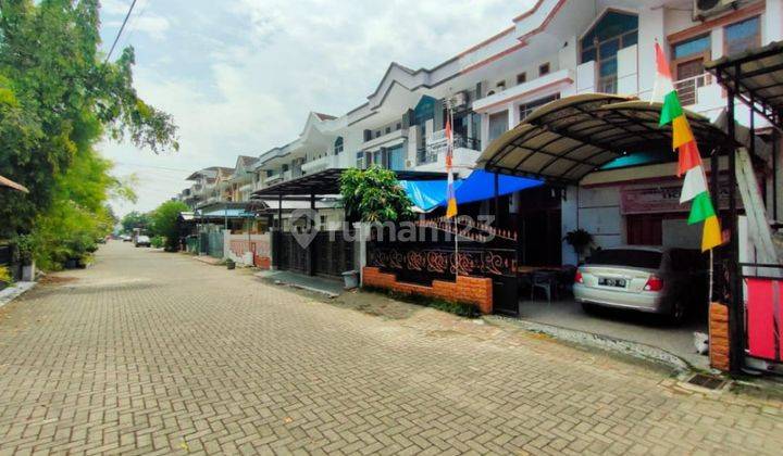 Rumah 2 Lantai Komplek Taman Kaswari di Jalan Kiwi Sunggal Medan 2