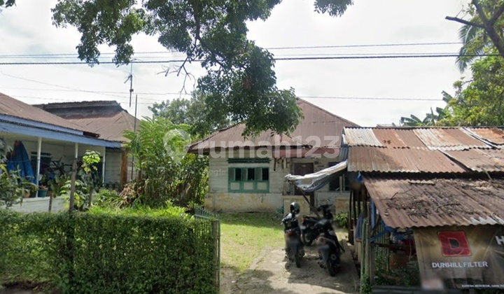 Dijual Tanah Dan Bangunan Yang Mempunyai Halaman Lebar 4