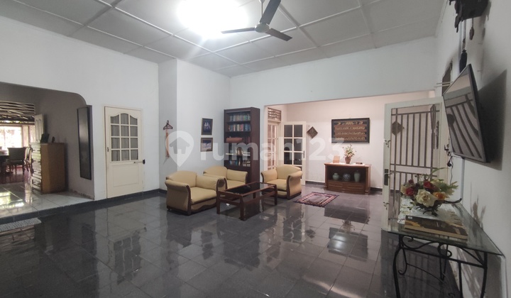 Nice House with Ownership Certificate on Jln. Stm/ Suka Rindu, Medan