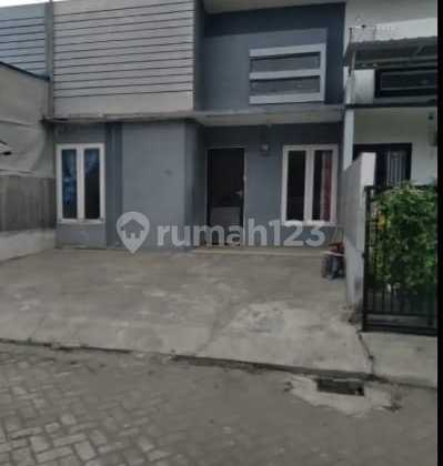 Dijual Rumah Berada Dalam Komplek Villa The Green Makmur