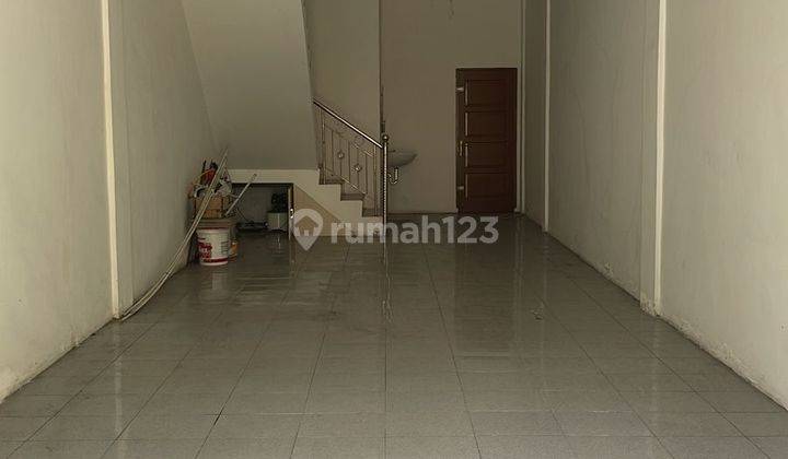 Disewakan Ruko 3 Lantai Sertifikat Hak Milik 4