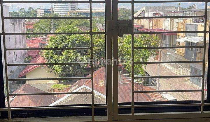 Disewakan Ruko 3 Lantai Sertifikat Hak Milik 8