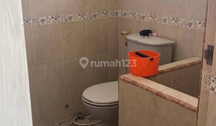 Disewakan Ruko 3 Lantai Sertifikat Hak Milik 11