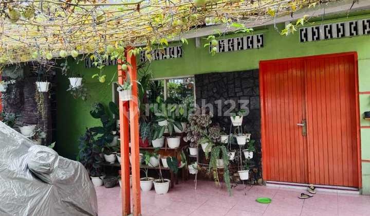 Dijual Rumah Bagus Unfurnished Hadap Utara 1 Tingkat 2