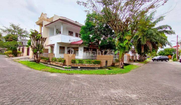 Dijual Rumah Posisi Hook Komplek  Harga Dibawah Pasaran 1