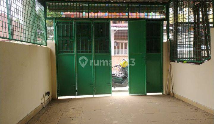 Dijual Ruko 3,5 Tingkat Sertifikat Hak Milik Semi Furnished 2