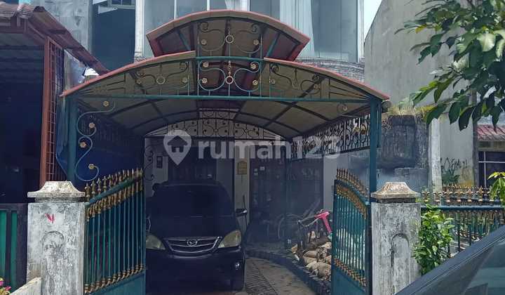 Dijual Rumah 2 Lantai Berada Dalam Komplek